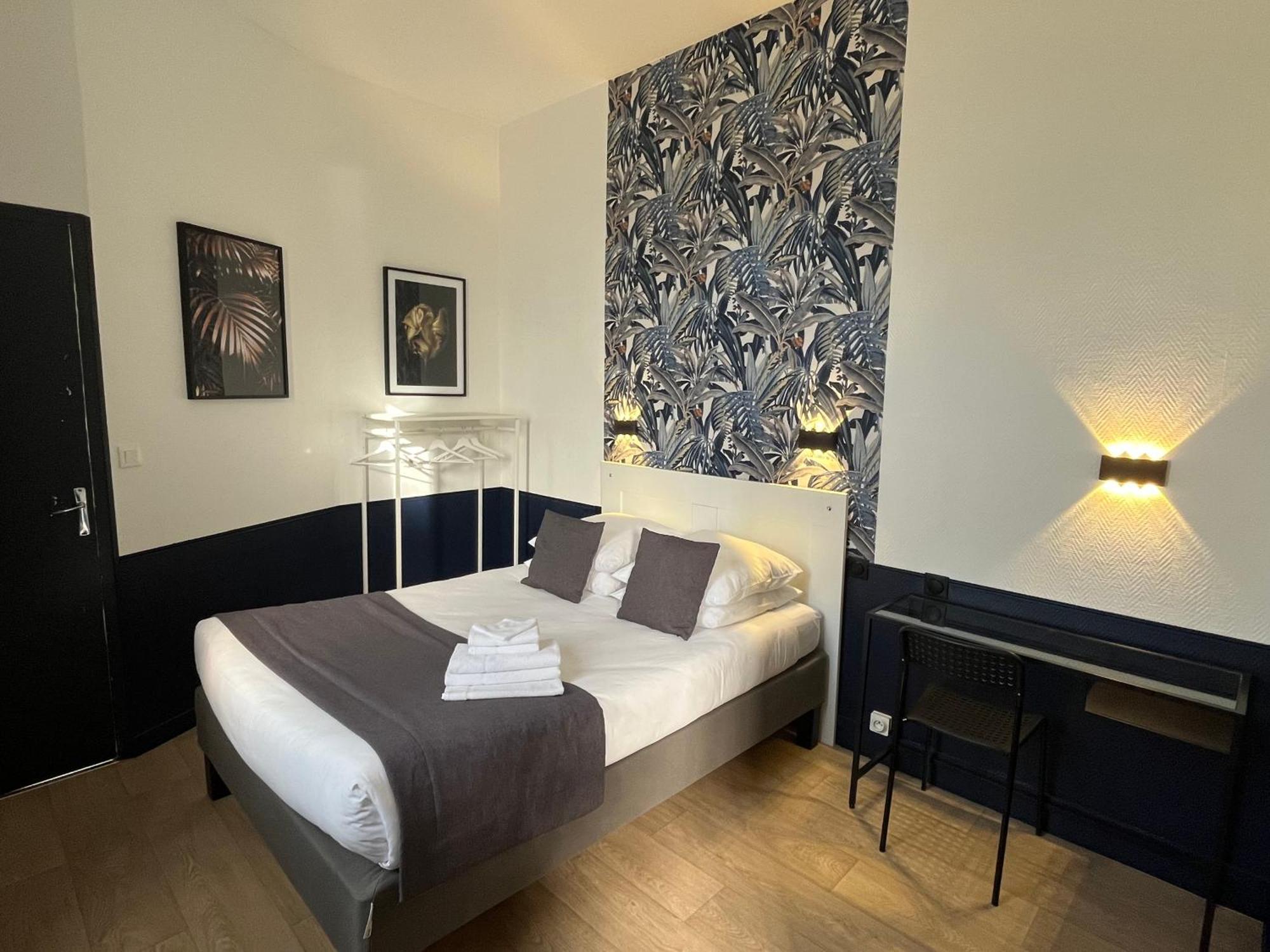 Hotel Saint Eloi ตูร์ ภายนอก รูปภาพ